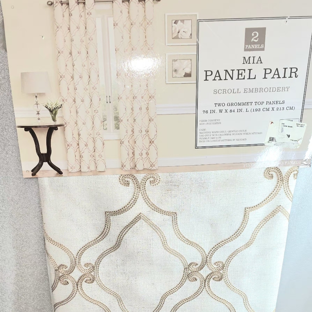 MIA Panel Pair